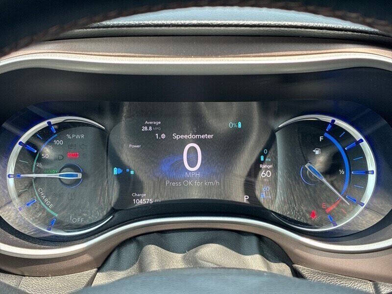 2017 Chrysler Pacifica Hybrid Premium