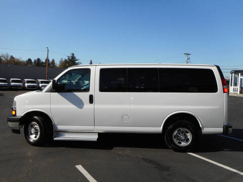 2017 Chevrolet Express LT 3500