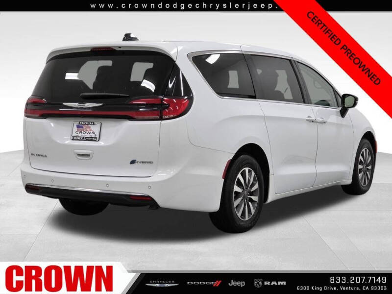 2024 Chrysler Pacifica Plug-In Hybrid Select