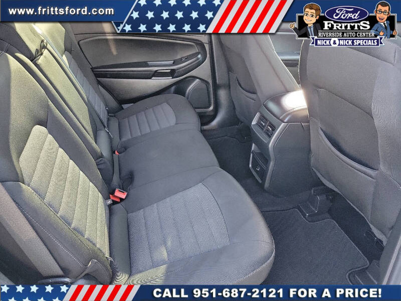 2022 Ford Edge SE