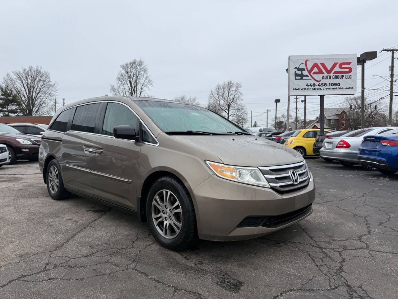 2013 Honda Odyssey for sale at AVS AUTO GROUP LLC in CLEVELAND, OH