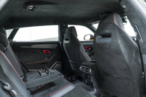 2023 Lamborghini Urus Performante