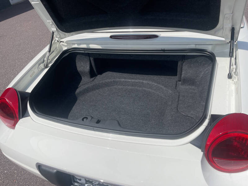 2002 Ford Thunderbird Deluxe