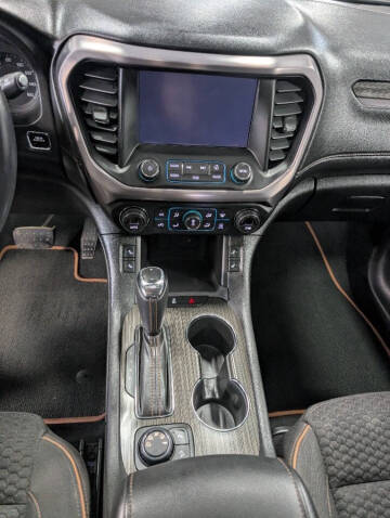 2017 GMC Acadia SLE-2