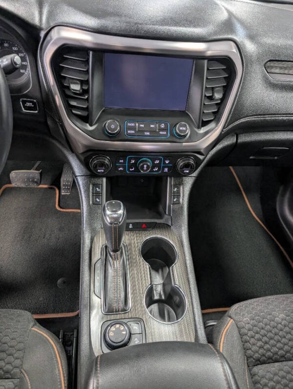 2017 GMC Acadia SLE-2