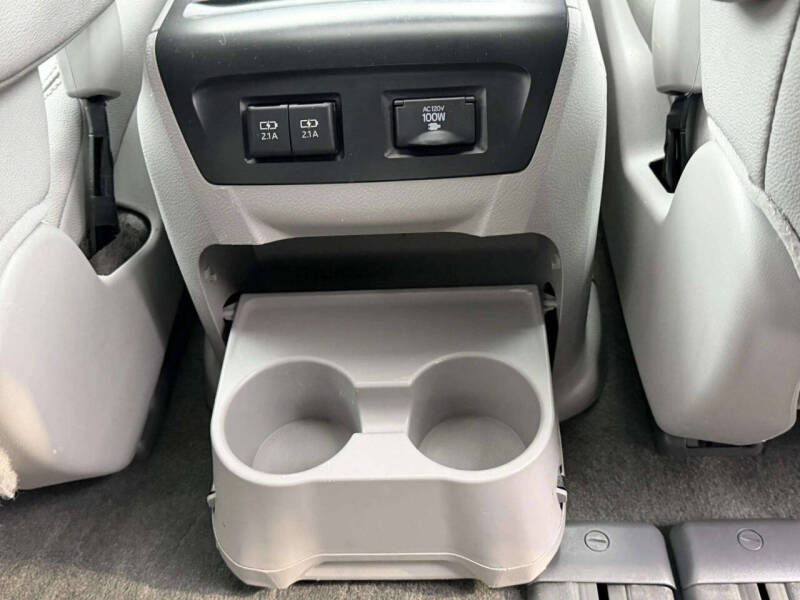 2018 Toyota Sienna XLE 8-Passenger