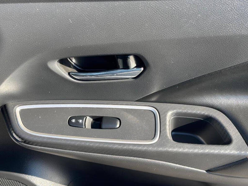 2021 Nissan Versa SR