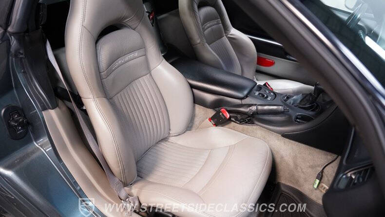 2004 Chevrolet Corvette