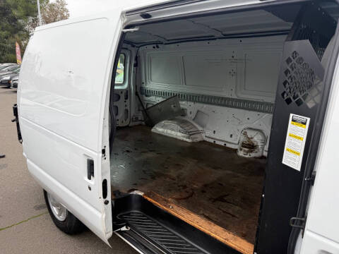 2011 Ford E-Series E-150