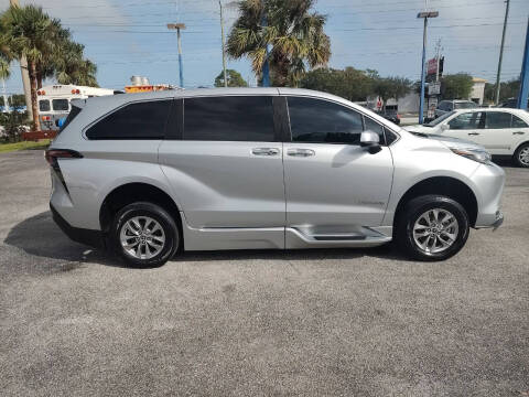 2022 Toyota Sienna XLE 7-Passenger