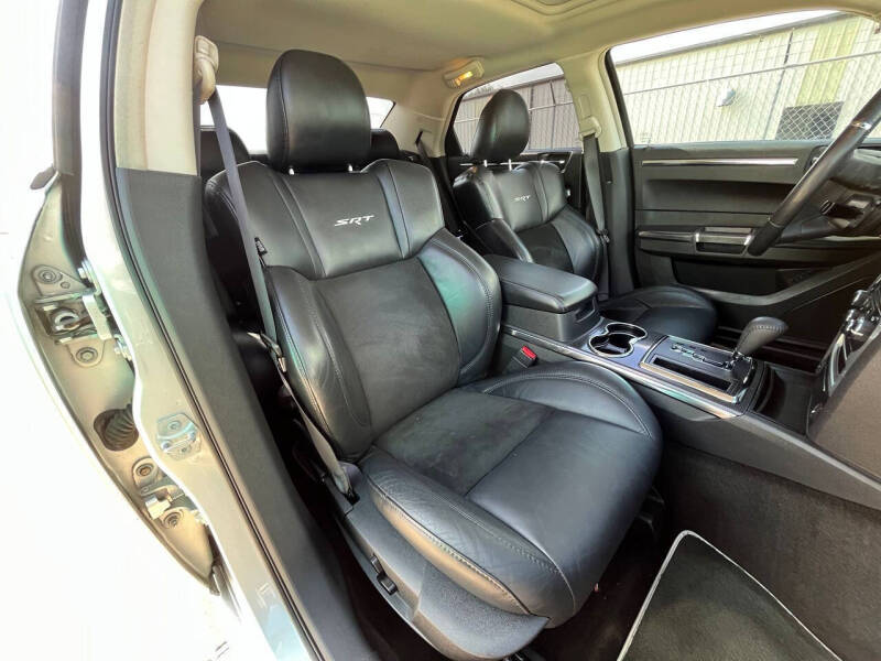 2009 Chrysler 300 SRT-8