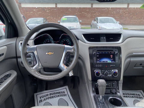 2017 Chevrolet Traverse LT