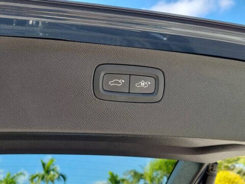 2023 Volvo XC90 B5 Core