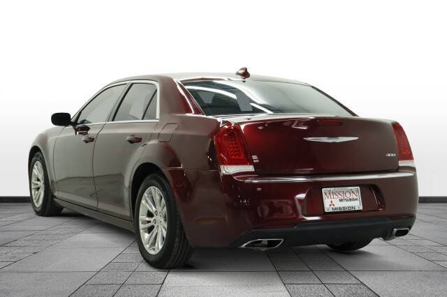 2017 Chrysler 300 Limited