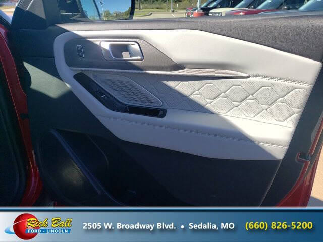 2025 Ford Explorer Platinum