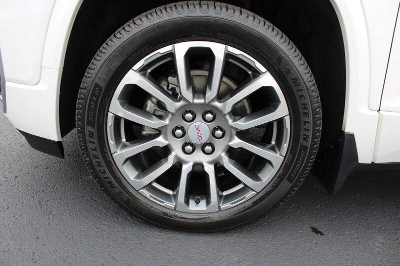 2023 GMC Acadia Denali