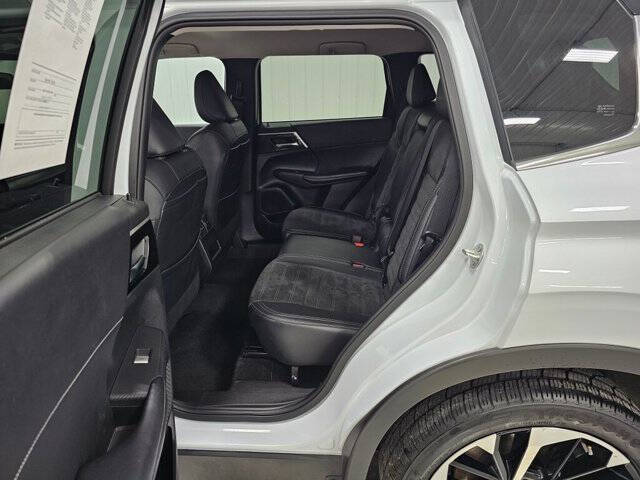 2024 Mitsubishi Outlander SE