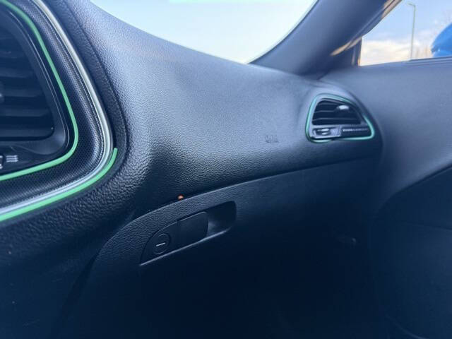 2015 Dodge Challenger SXT Plus