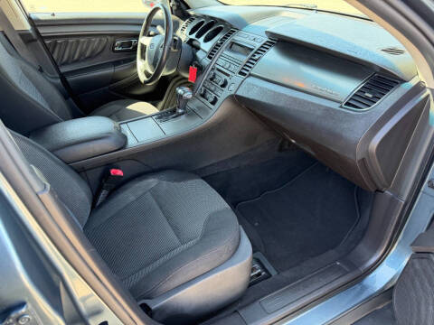 2010 Ford Taurus SEL