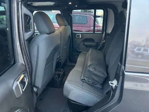 2025 Jeep Gladiator NightHawk