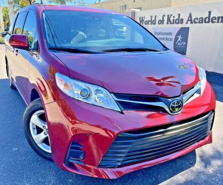 2019 Toyota Sienna for sale at Vice City Deals in North Miami Beach FL