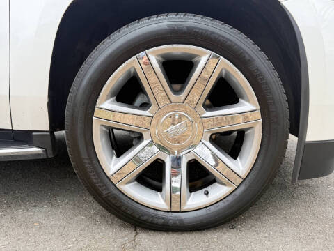 2018 Cadillac Escalade ESV Luxury