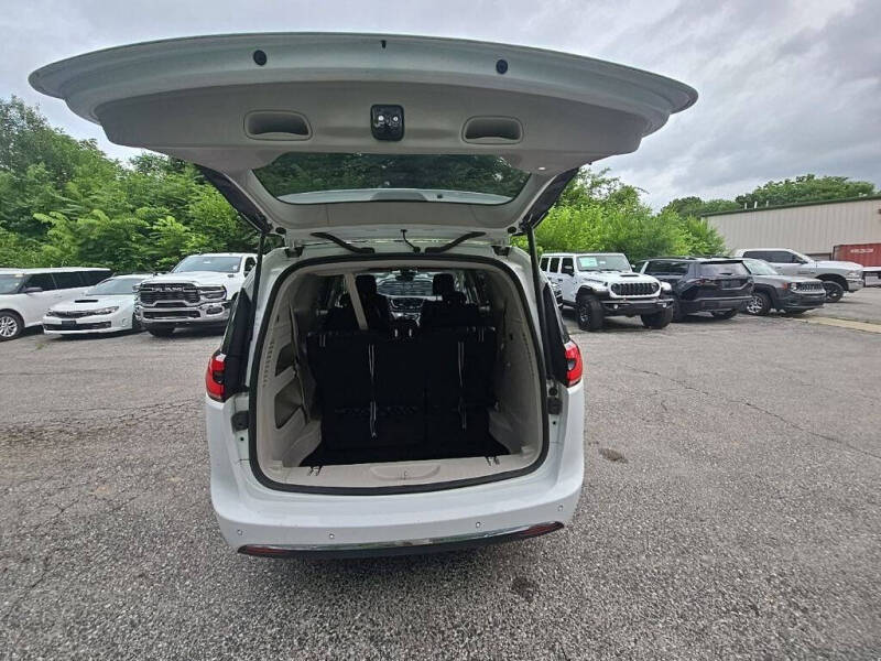 2024 Chrysler Pacifica Touring L