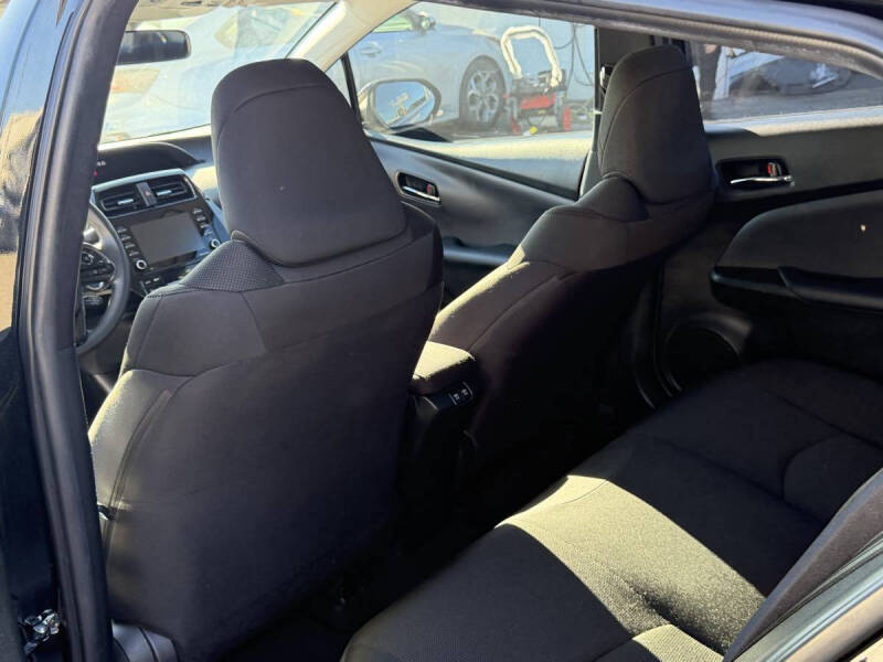 2021 Toyota Prius L Eco