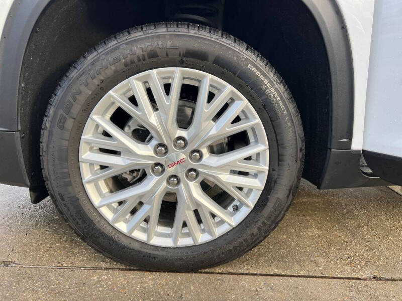 2024 GMC Acadia Elevation