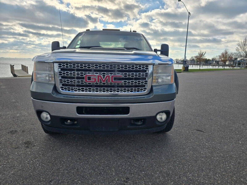 2011 GMC Sierra 2500HD SLE photo 8