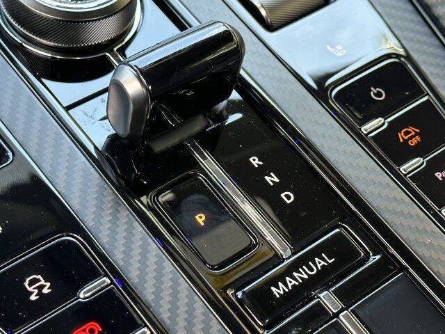 2024 Aston Martin DB12 V8