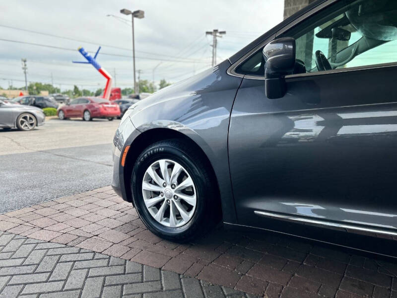 2019 Chrysler Pacifica Touring L