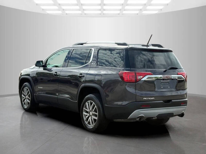 2017 GMC Acadia SLE-2