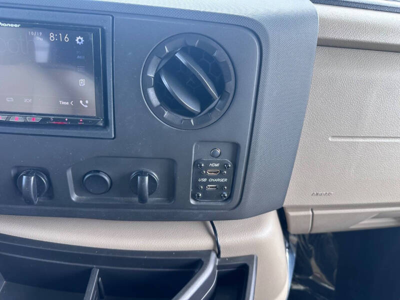 2017 Ford E-Series E-350 SD