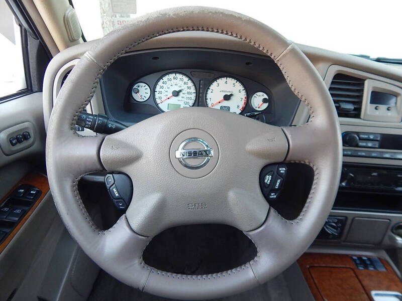 2003 Nissan Pathfinder LE