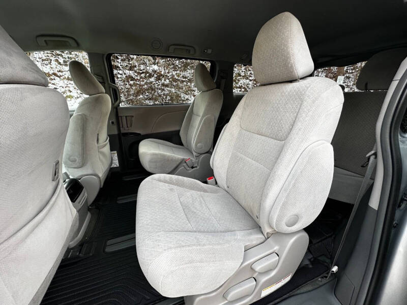 2015 Toyota Sienna LE 7-Passenger