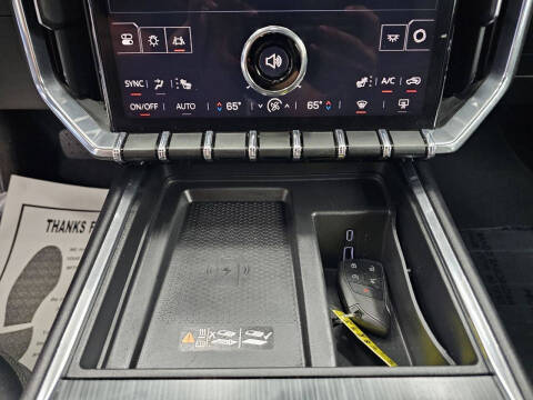2024 GMC Acadia Elevation