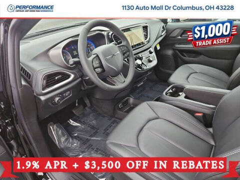 2026 Chrysler Pacifica Select