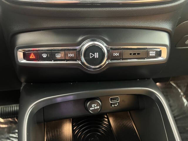 2019 Volvo XC40 T5 Inscription