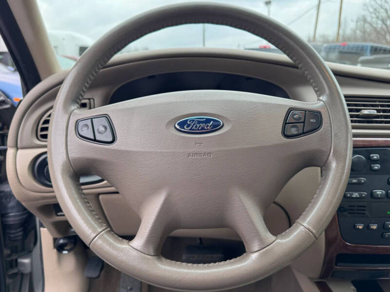2003 Ford Taurus