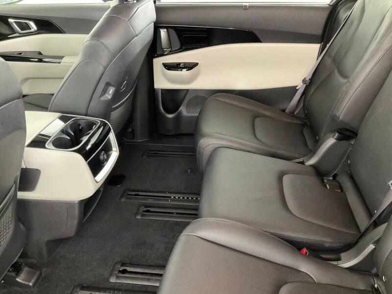 2024 Kia Carnival EX