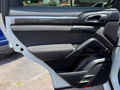 2016 Porsche Cayenne GTS