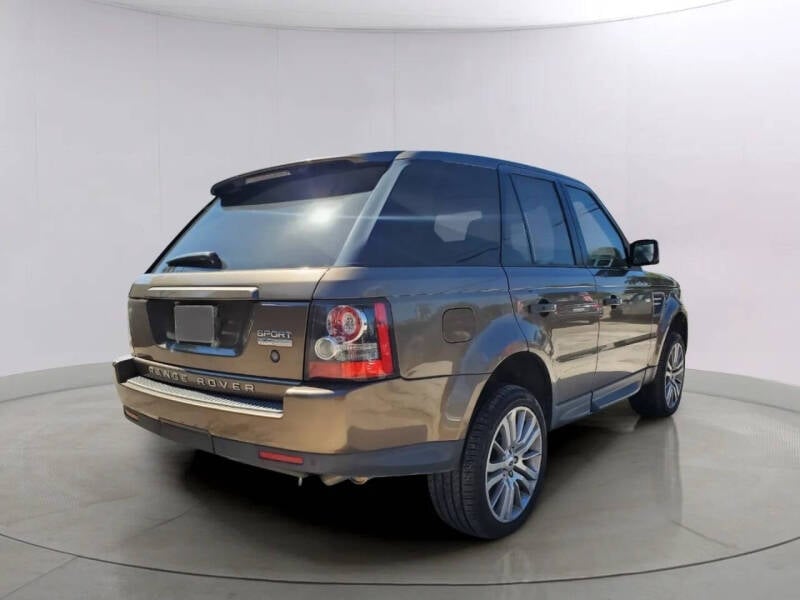 2011 Land Rover Range Rover Sport HSE photo 4