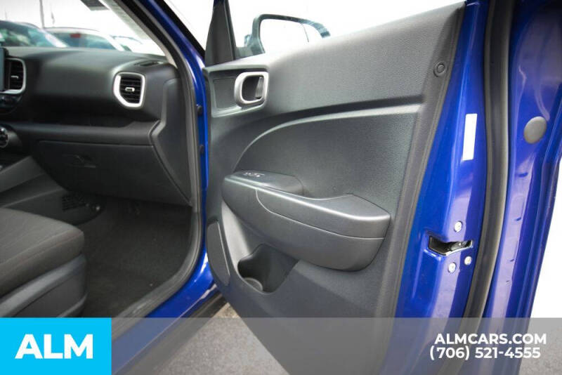 2025 Hyundai Venue SE