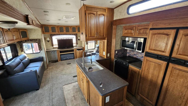 2011 Forest River BROOKSTONE 366R