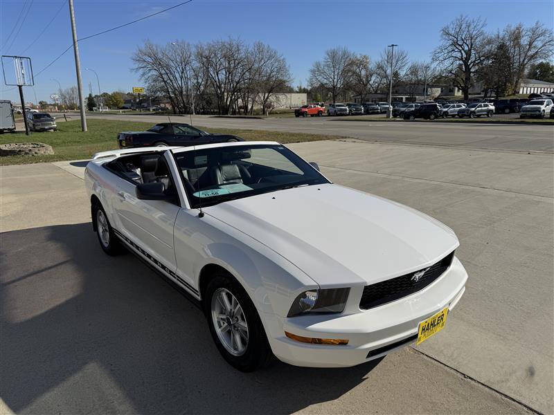 2006 Ford Mustang V6 Deluxe