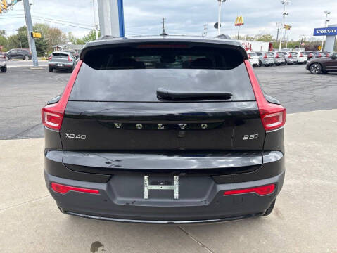 2026 Volvo XC40 B5 Plus