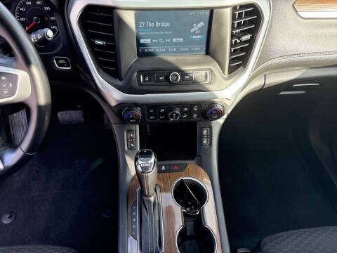 2017 GMC Acadia SLE-2