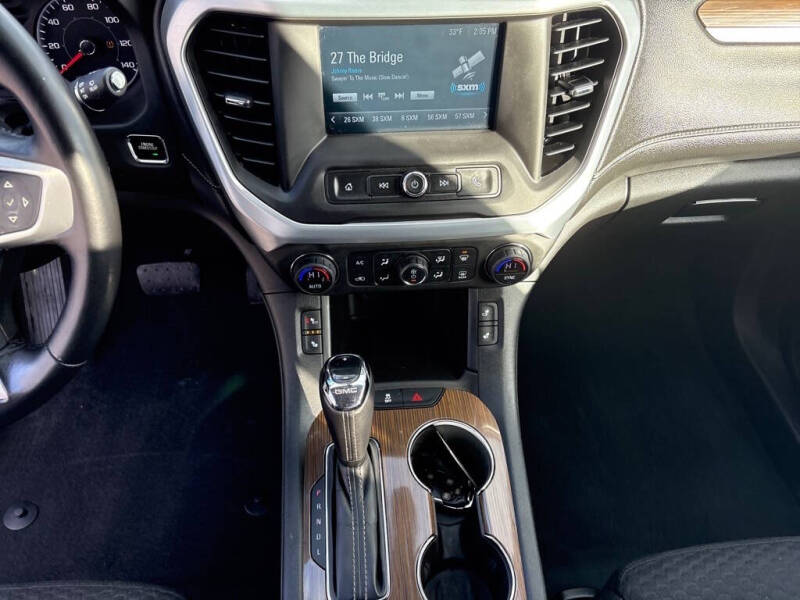 2017 GMC Acadia SLE-2