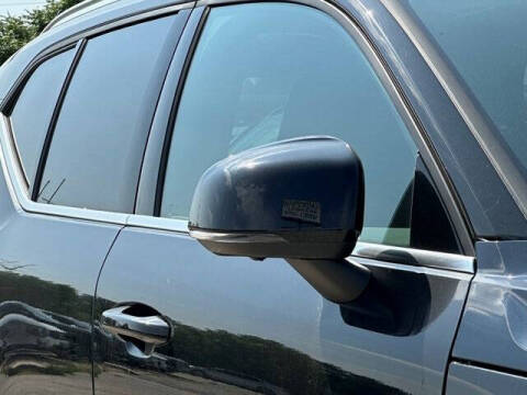 2025 Volvo XC40 B5 Ultra Bright Theme